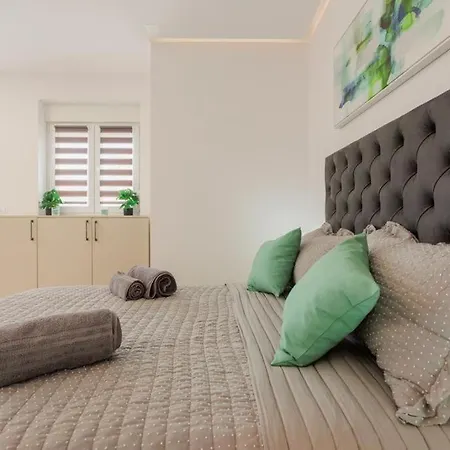 Soprani Apartment *